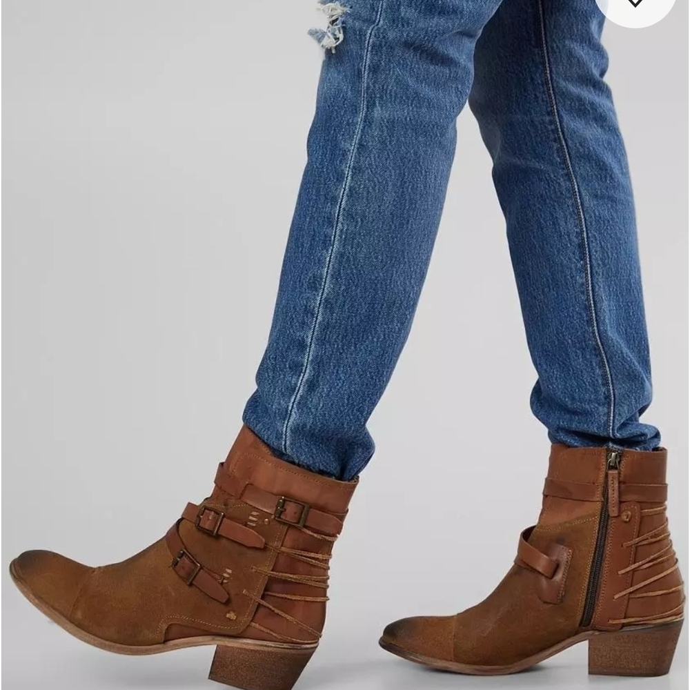 Roan By Bed Stu Jag Brown Suede Leather Belted Ankle Boots 10 Distressed